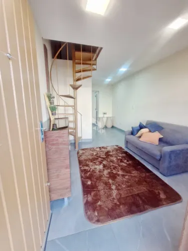 Casa em condomínio na Vila Nova, 02 pisos, 02 dormitório, próximo a Igreja São José da Vil