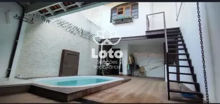 LINDA CASA DE RUA COM PISCINA