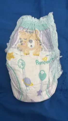 50 Fraldas Pampers ajuste total