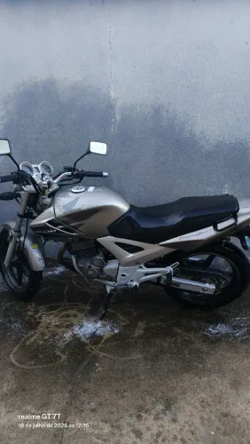 Vendo cbx 250 Twister 2008 bem conservada para o ano.