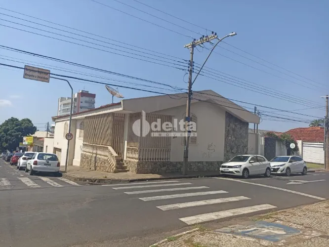Casa disponível para venda no bairro Fundinho em Uberlândia MG