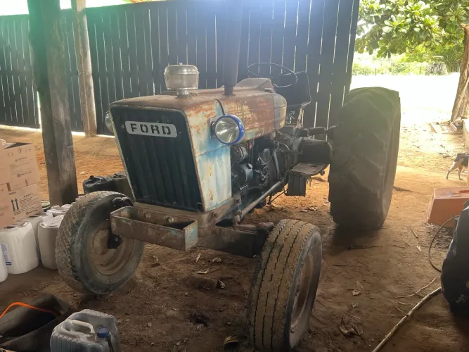 Trator Ford 4.600