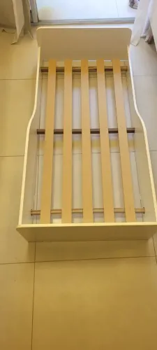 Mini cama Infantil com colchão e capa antialérgica.