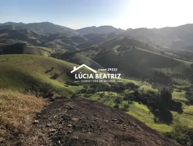 Sítio Maravilhoso com 10 hectares (100.000m²) com Vista para as Montanhas do Sul de Minas