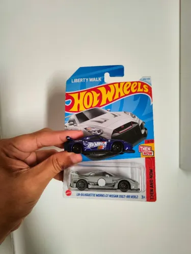 Kit 2 Hot Wheels Mainline Nissan GTR R35 Liberty Walk