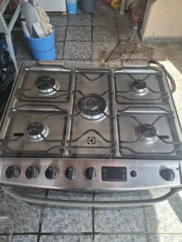 Fogão eletrolux 76EBR 5 bocas