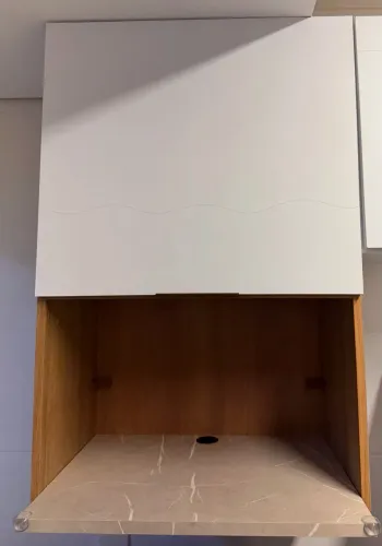 Armários de cozinha novos e espaços 