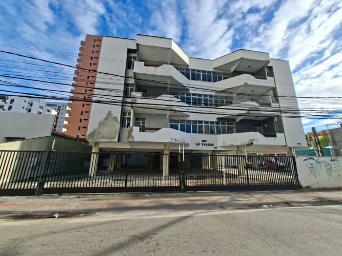 Prédio comercial com excelente localização na Aldeota. Edifício com 12 salas, de 105 e 133