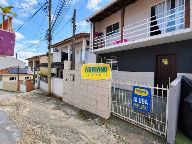 Casa com 2 dormitórios para alugar, 45 m² por R$ 2.533,76/mês - Saco Grande - Florianópoli