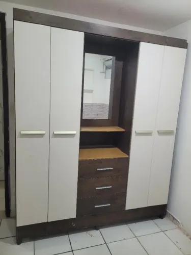 Guarda-roupas solteiro