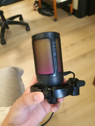 Microfone Fifine RGB + braço articulado