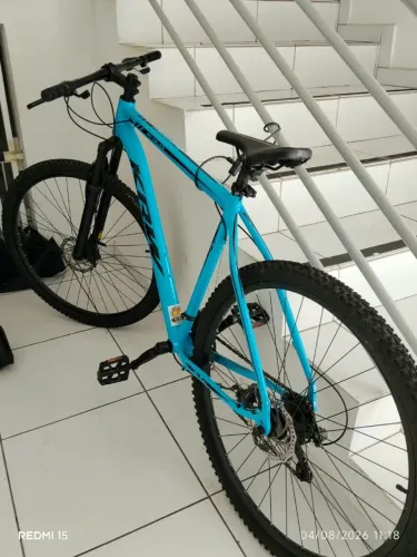 Bicicleta semi nova pouco tempo de uso