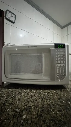 Micro-ondas Electrolux 31L - Novíssimo - Funcionando Perfeitamente