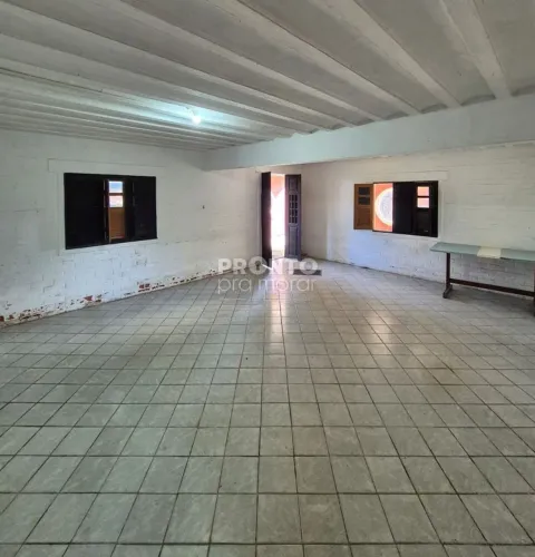 Casa com 3 quartos em Candeias