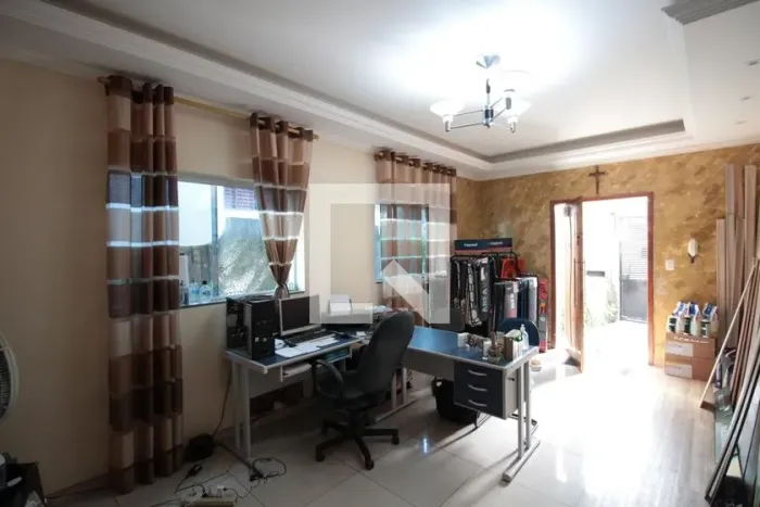 Casa à Venda - Santa Rosa, 5 Quartos, 473 m2