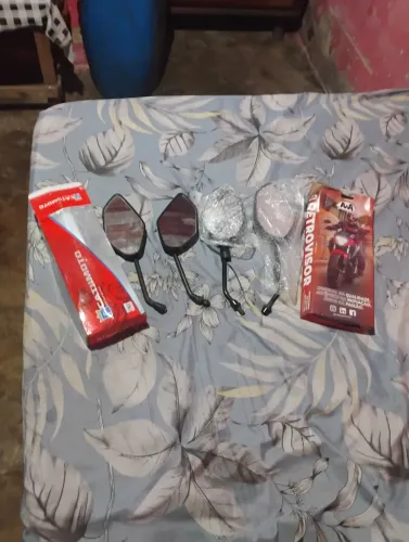 RETROVISOR DE MOTO, HONDA E YAMAHA , PREÇO 50,00 REAIS OS 2 PARES*