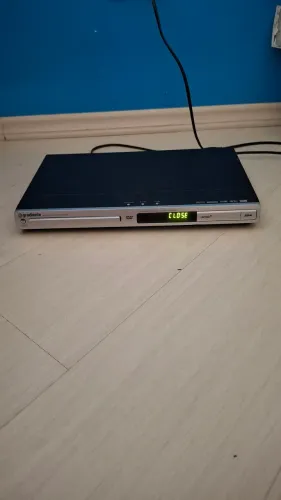 DVD Player Gradiente - Liga, mas leitor com dificuldade
