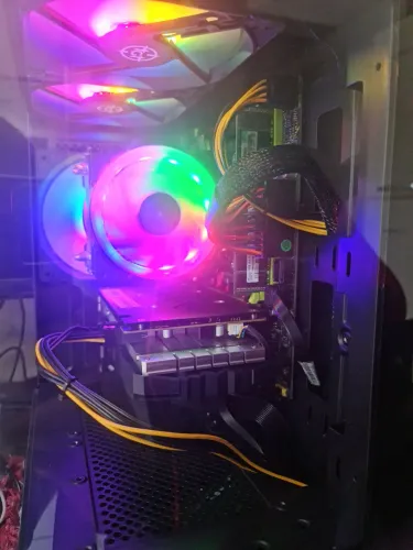 Pc gamer ótima configuração e desempenho / com vários jogos instalados (troco)
