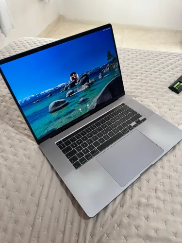 MacBook Pro 16 i7 toutchbar 2019