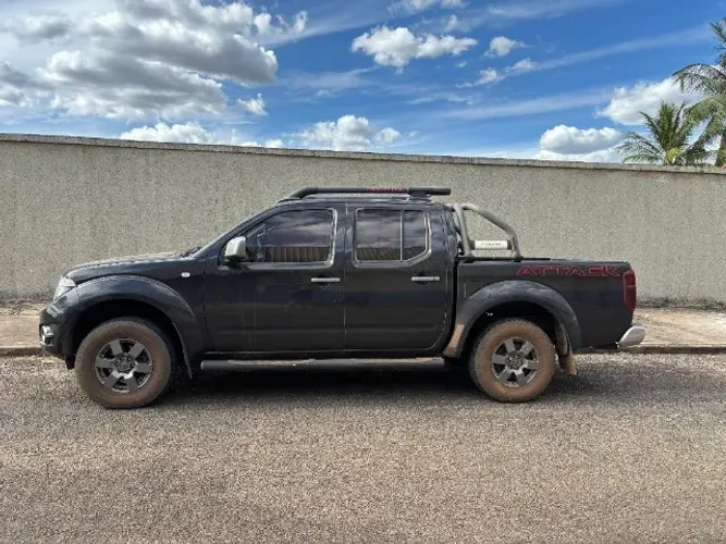 Nissan Frontier SV AT. CD 4X4 2.5 TB Dies. Aut. 2016