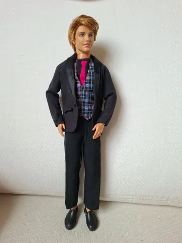 Boneco Ken fashionista