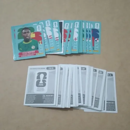 LOTE DE FIGURINHAS PARA VENDA