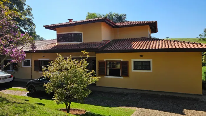 Casa para aluguel com 350 m² com 6 quartos em Capela do Barreiro - Itatiba - SP