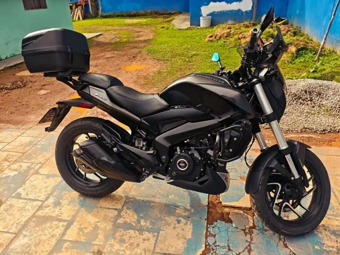 Bajaj dominar 400 completa vários acessórios