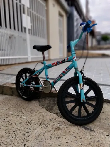 Vende-se bicicleta infantil usada (capitão América)