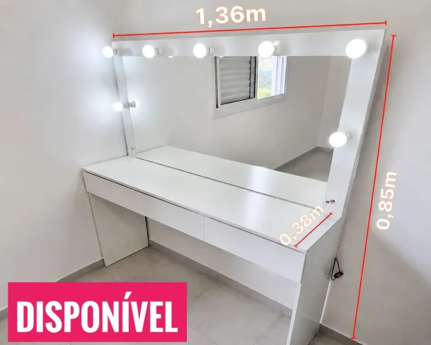 Penteadeira com 3 gavetas e lâmpadas LED inclusas!