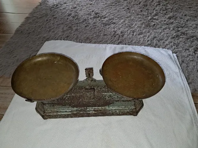 BALANÇA ANTIGA