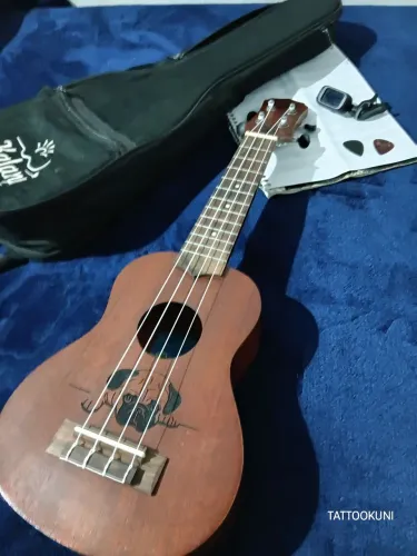 Ukulele Kalani Soprano Little Kii Pug