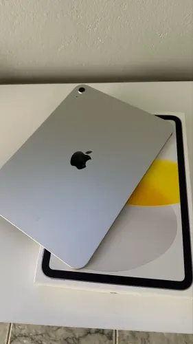 iPad (11ª Geração / A16) 128GB Wi-Fi Prateado SILVER