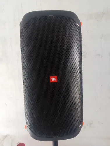 Vendo uma caixa de som profissional JBL box 110
