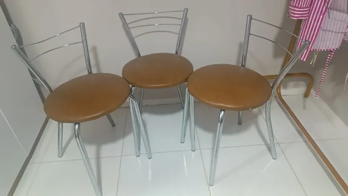Vendo banquetas em perfeito estado de conservação.