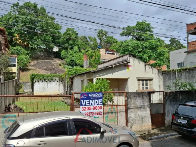 Casa - Terreno à venda em Goiabeiras, Vitória-ES: 4 banheiros, 1.149,88 m² de área!
