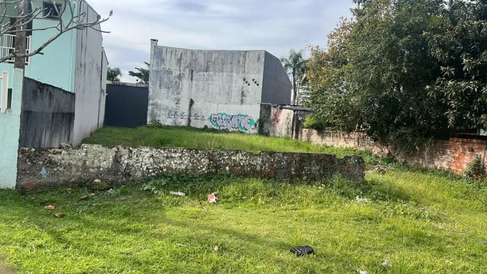 VENDE-SE TERRENO EM CAIOBA