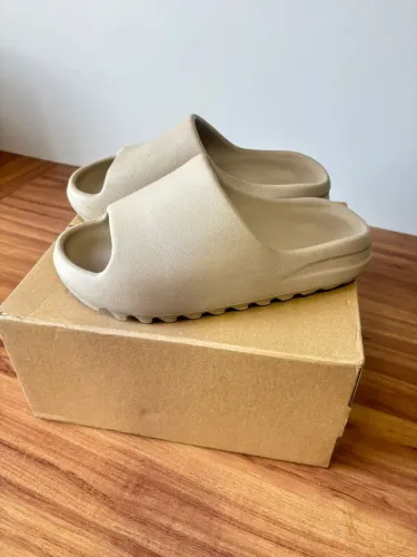 chinelo yeezy slide pure (2022) bege