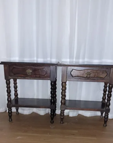Jogo de quarto ano 1975, imbuia, estilo colonial.