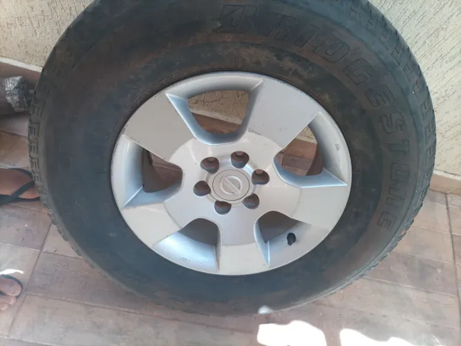 Roda de liga leve R 16 original Nissan R$ 550,oo celular *