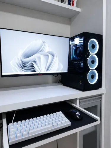 PC Gamer Completo RX 6750 XT 12GB + Ryzen 5 + Monitor + Periféricos