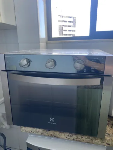 forno elétrico de embutir Electrolux, modelo OE8MX, 80 litros, em perfeito estado