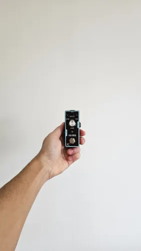 Pedal Eno Reverb | 3 em 1 - Room, Spring e Well num pedal pequeno | Pedais Company