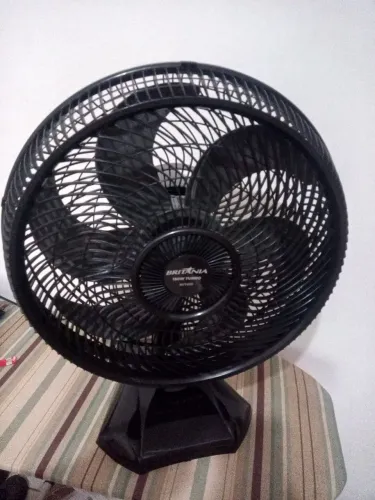 Vendo 2 Ventiladores de 40cm Britânia por 180.00