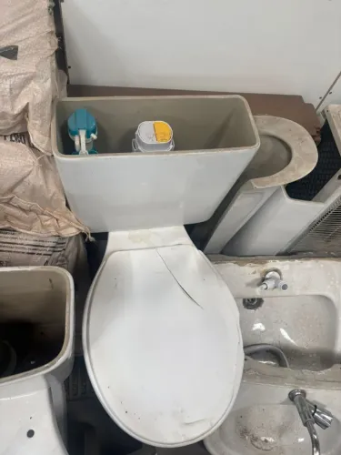 Vaso sanitario caixa acoplada, em perfeito estado sem a tampa da caixa acoplada