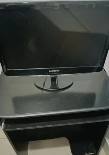 Monitor + Mesa de Computador