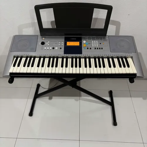 Teclado Yamaha PSR - E323