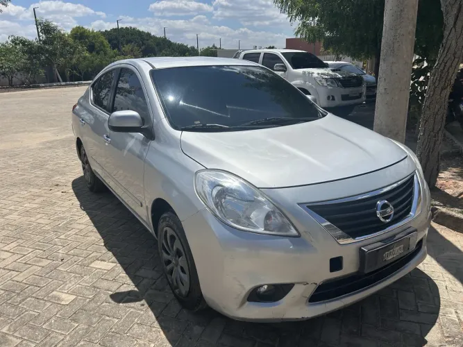 Nissan Versa SV 1.6 16V Flex Fuel 4P Mec. 2013