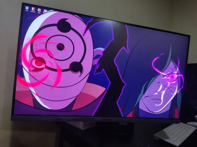 Monitor Samsung UR550 - 4K IPS + Suporte Articulado