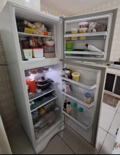 Geladeira Electrolux - FROST FREE